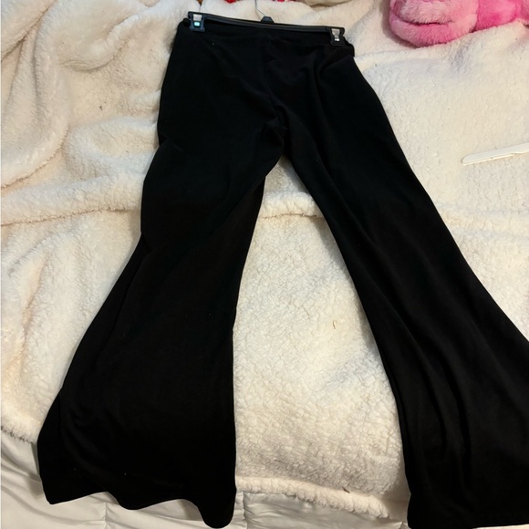 Plain FLARE Leggings. - Picture 2 of 2
